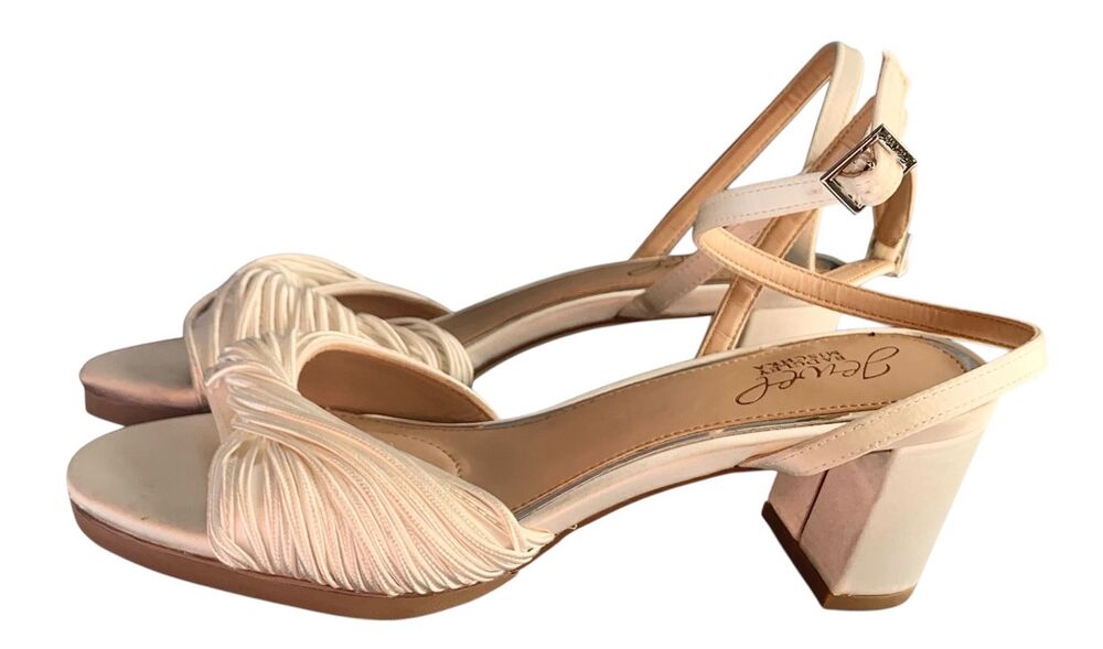 Jewel Badgley Mischka off white Ankle Strap Dressy Sandals Shoes sz 6